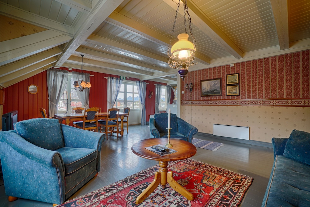 Superior Suite - Photo 5