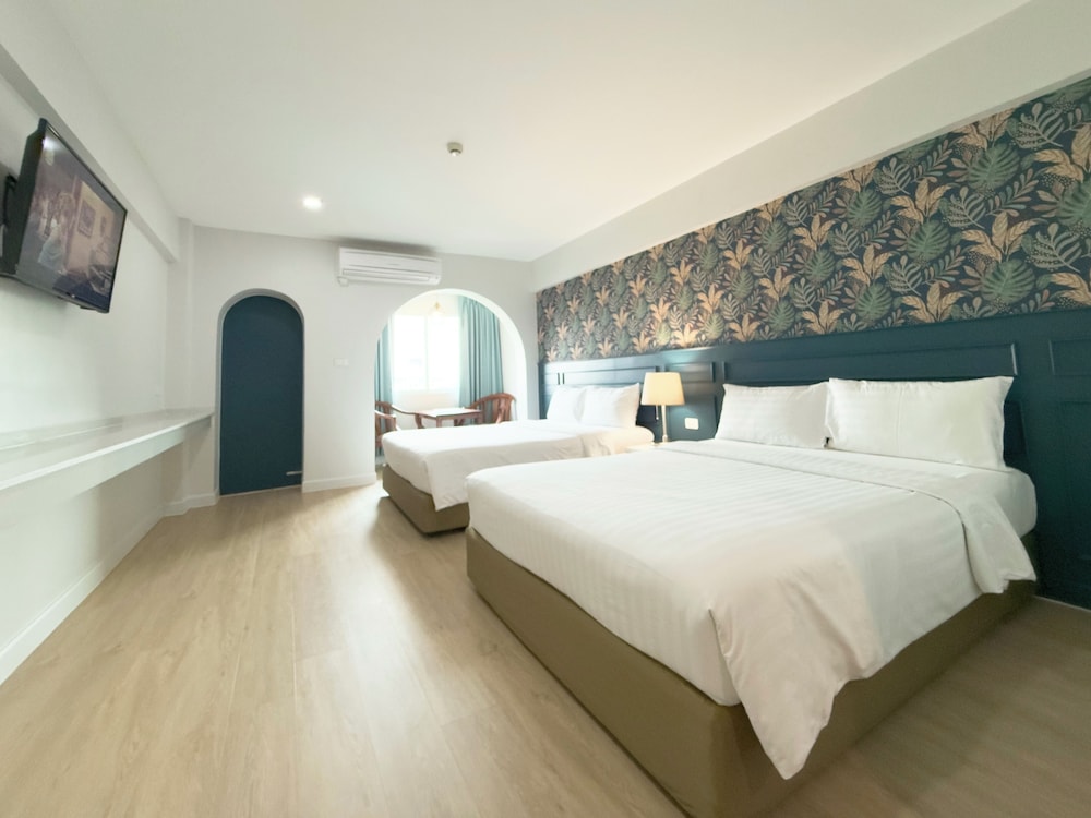Superior Quadruple Room photo 2