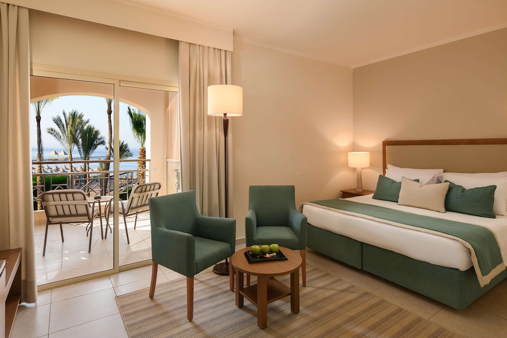 Superior Room, Garden View (Queen or Twin)