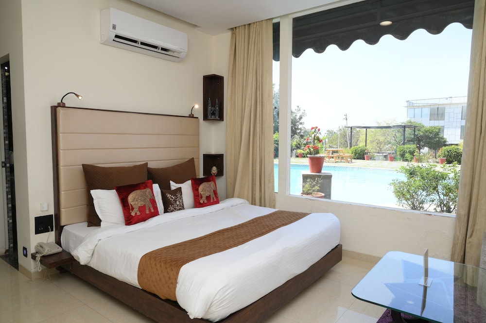 Premium Double Room, Pool View
