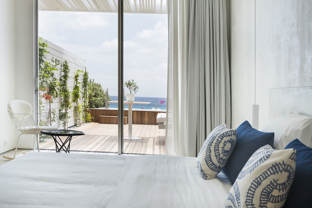 Suite, Private Pool, Sea View photo 2