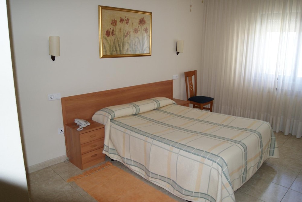 Standard Double Room - Photo 11