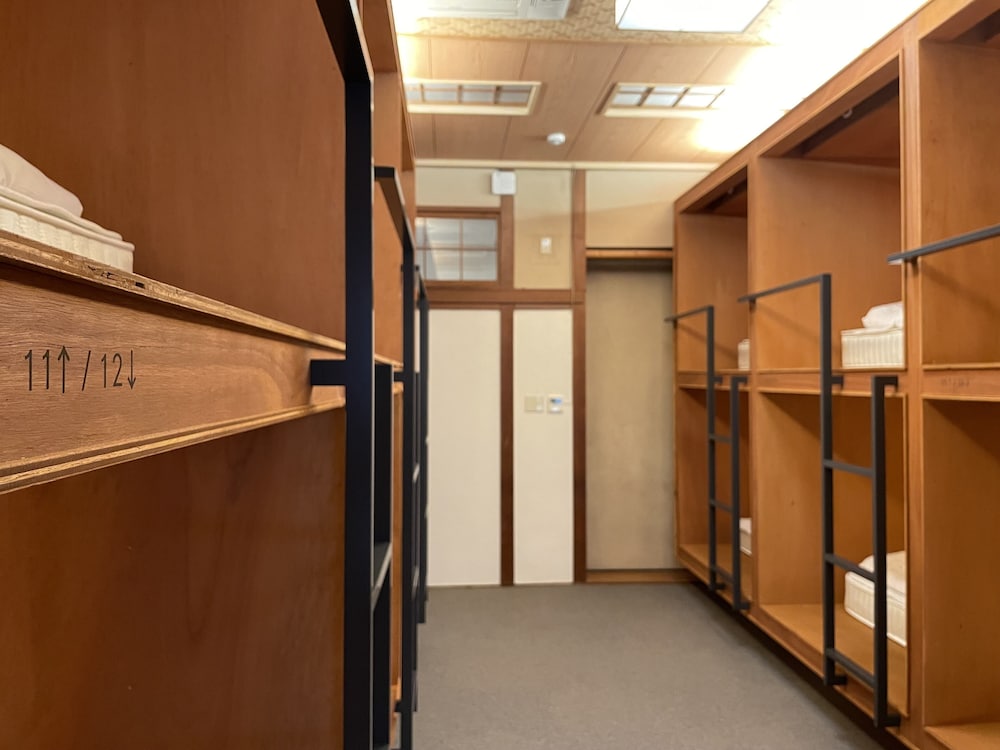 Shared Dormitory, Men only photo 1