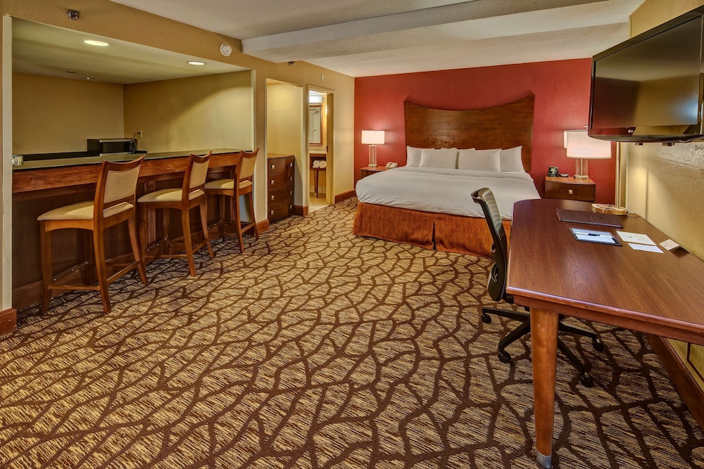 Junior Suite, 1 King Bed with Sofa bed photo 3
