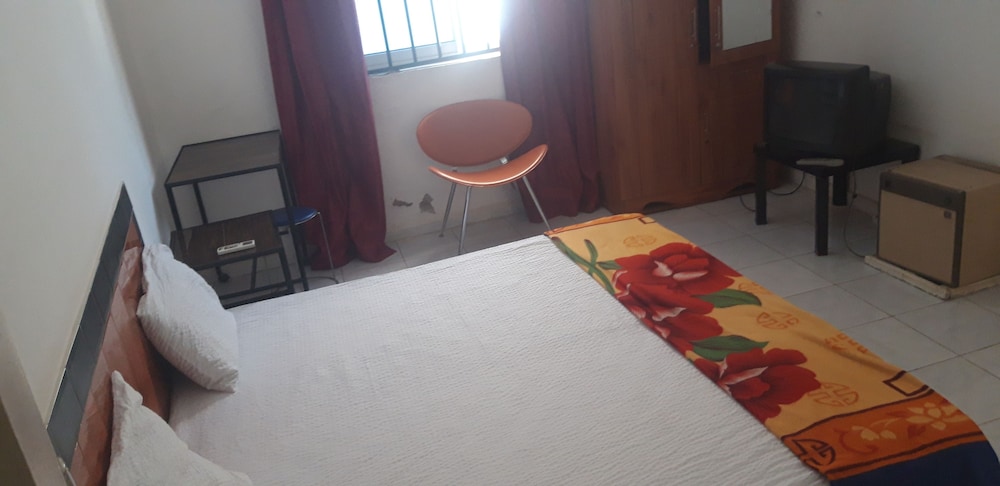 Double Room, Smoking