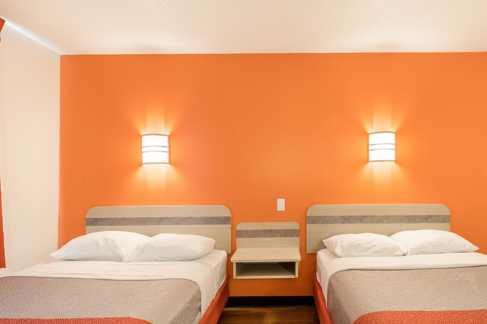 Standard Room, 2 Double Beds, Non Smoking - Photo 1
