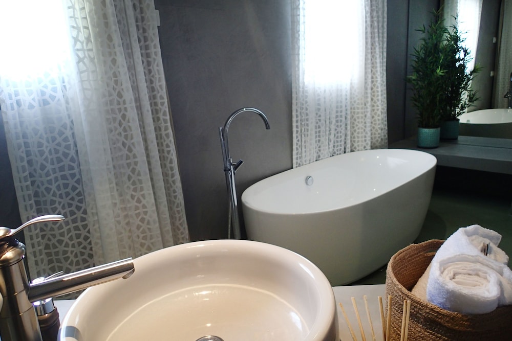 The Margosa Suite with Balcony photo 3