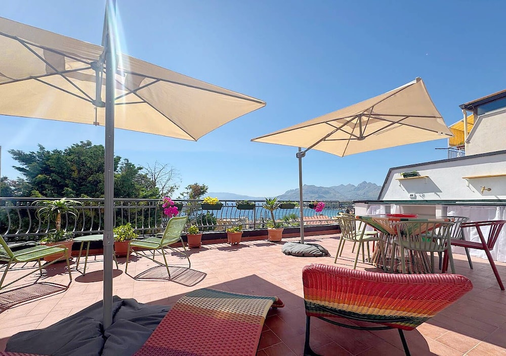 Comfort Condo, Sea View