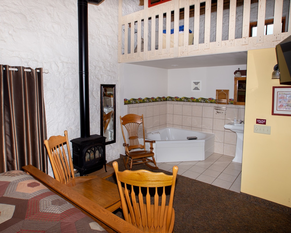 Farm Loft Whirlpool Suite photo 3