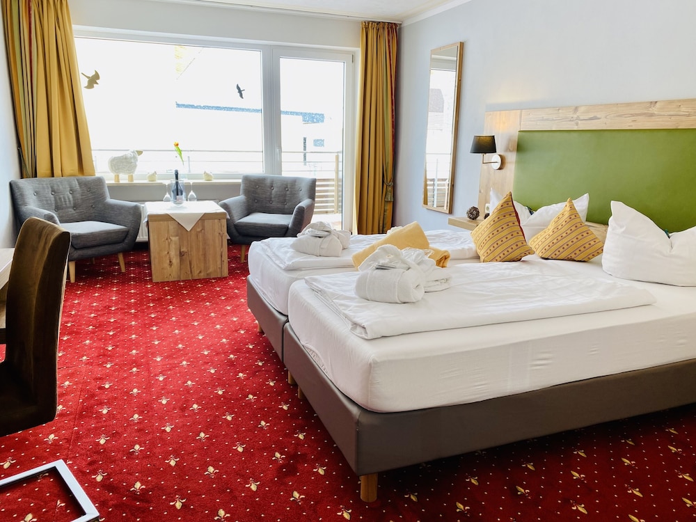 Double or Twin Room photo 3