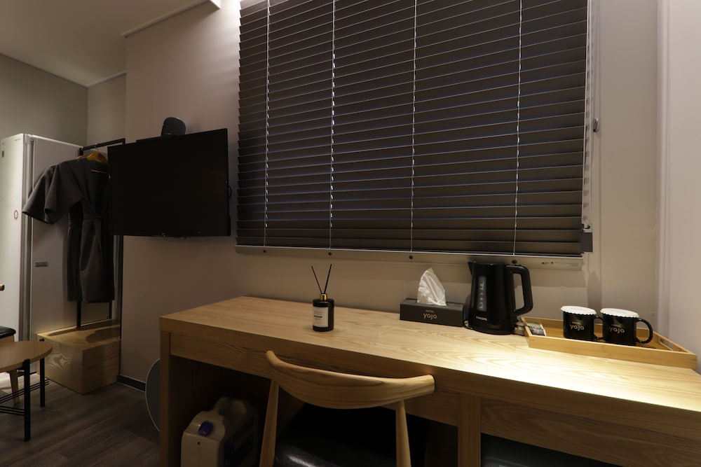 Twin Room - Photo 7