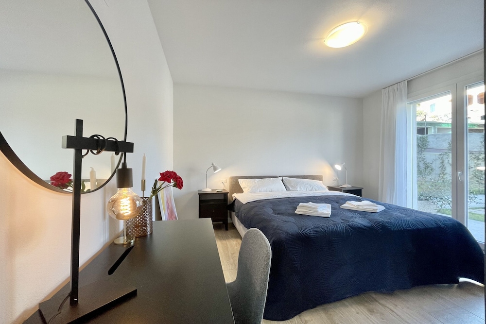 Family Apartment, Multiple Bedrooms, 2 Bathrooms (Modern House Apartment 1)