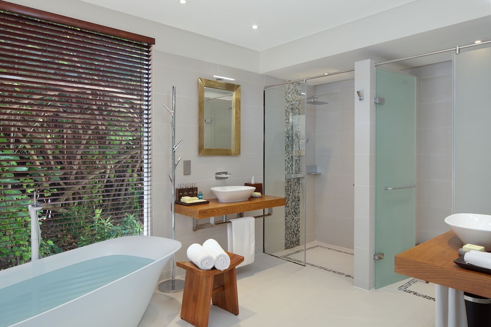 Meedhupparu Residence with Pool - Photo 2