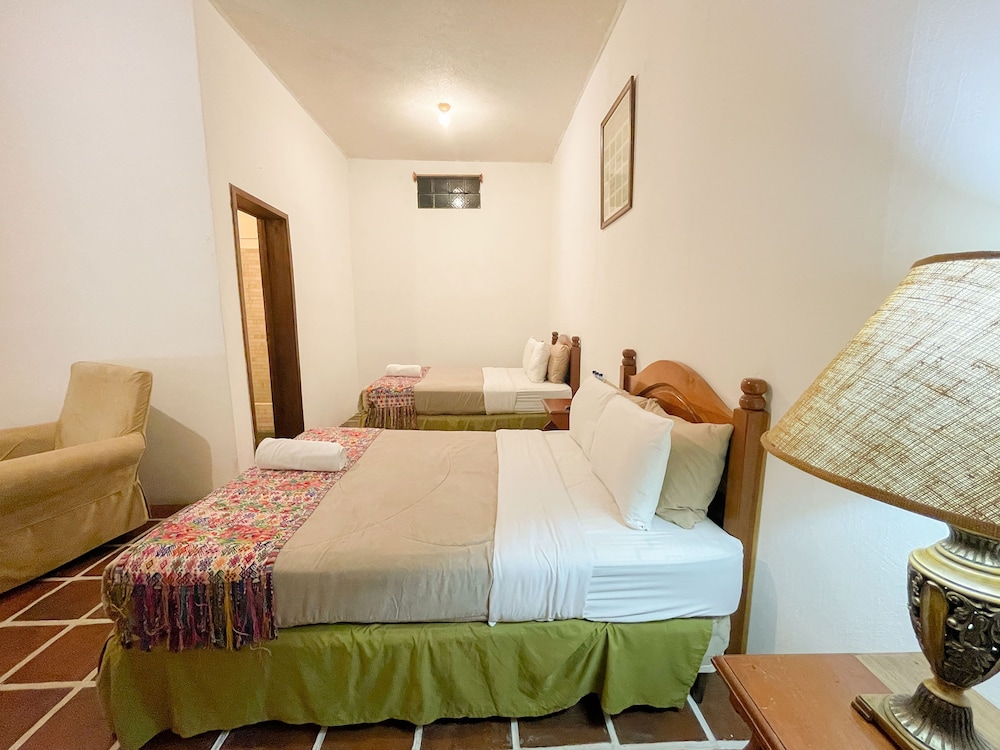 Standard Triple Room, Multiple Beds photo 2