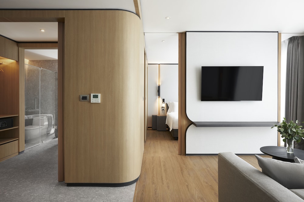 1 Bedroom Suite 1 King - Photo 3
