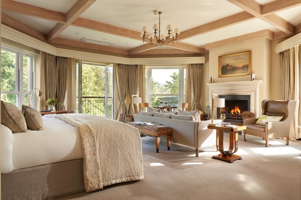 Signature Suite - Photo 2