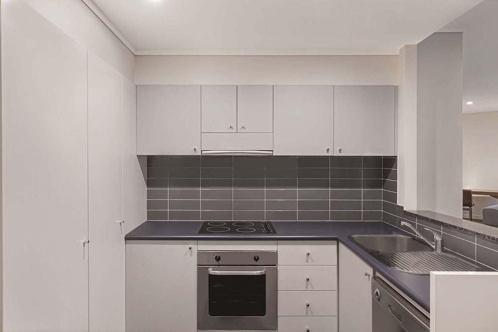 Premier Apartment, 1 Bedroom (Weekly Housekeeping) - Photo 6