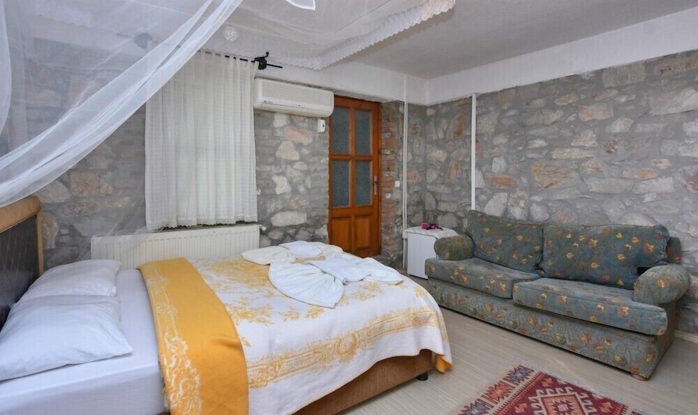 Family Room, 1 Bedroom, River View, Garden Area photo 1