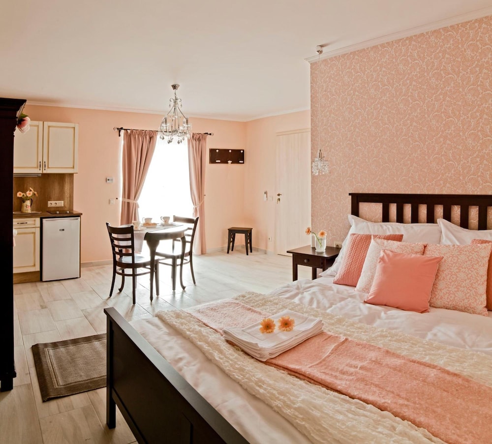 Romantic Studio
