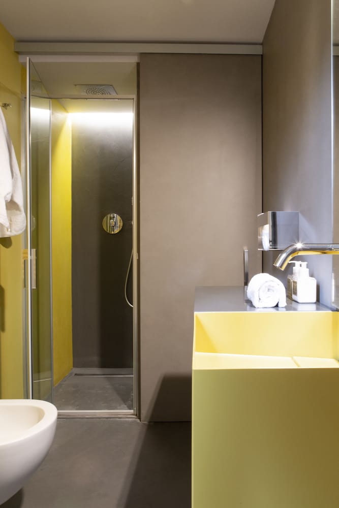 Suite (Split Level) photo 3