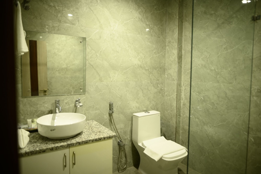 Premium Twin Room, City View