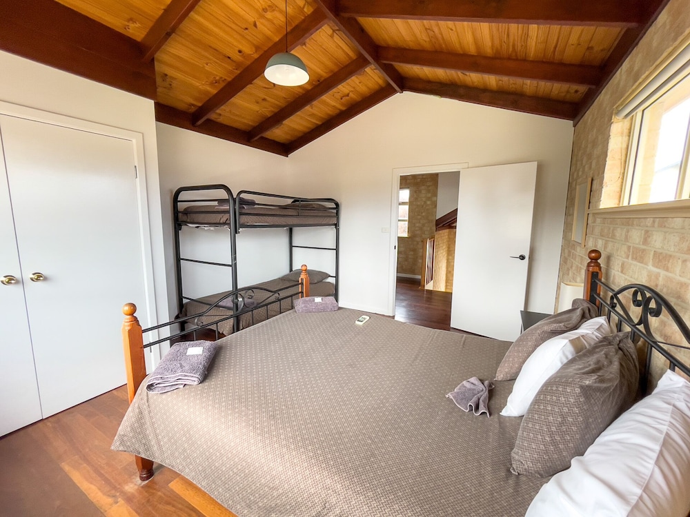 Standard Apartment, 2 Bedrooms, Non Smoking, Kitchen (Unit 4) photo 3