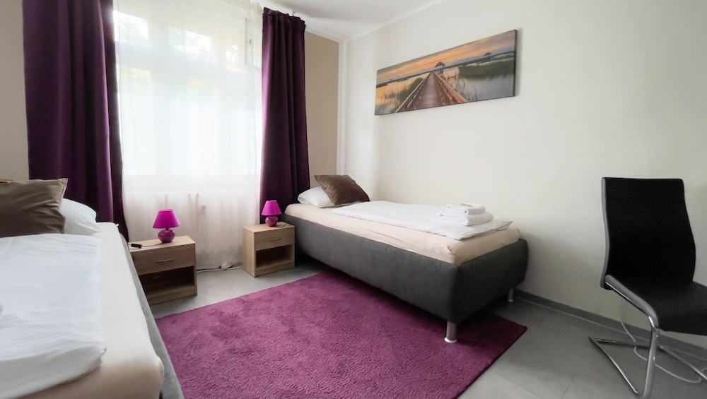 Superior Twin Room, Shared Bathroom - Photo 11
