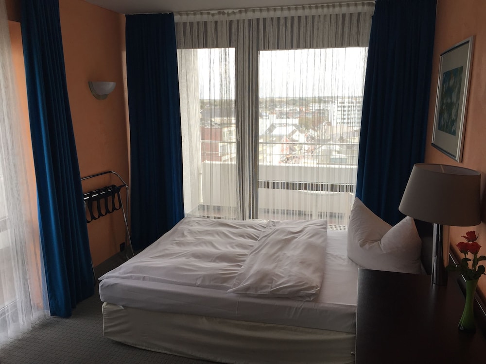 Single Room, Balcony
