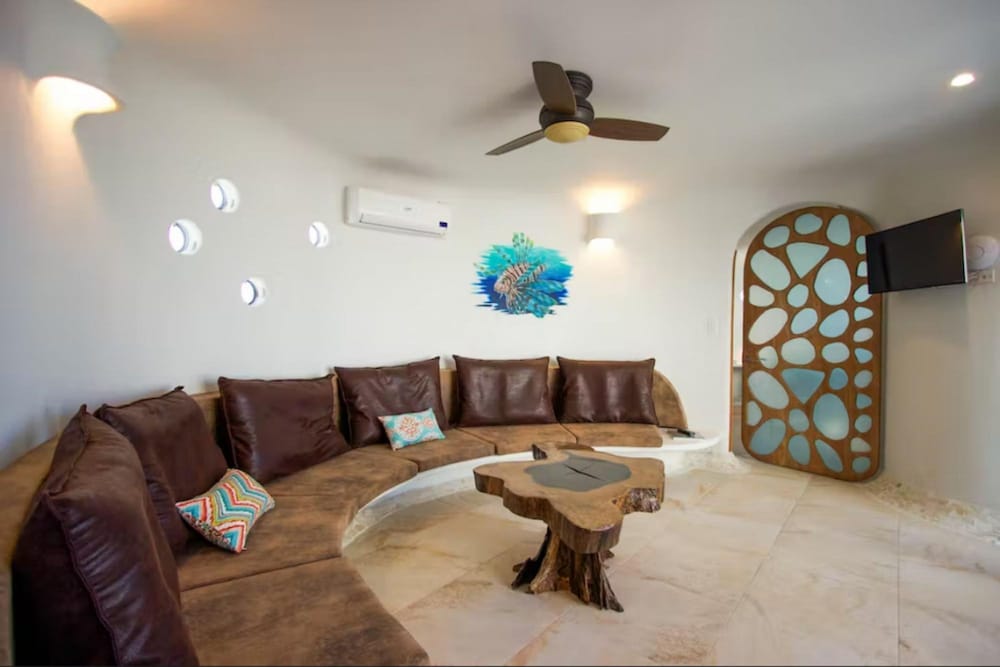 Villa photo 2