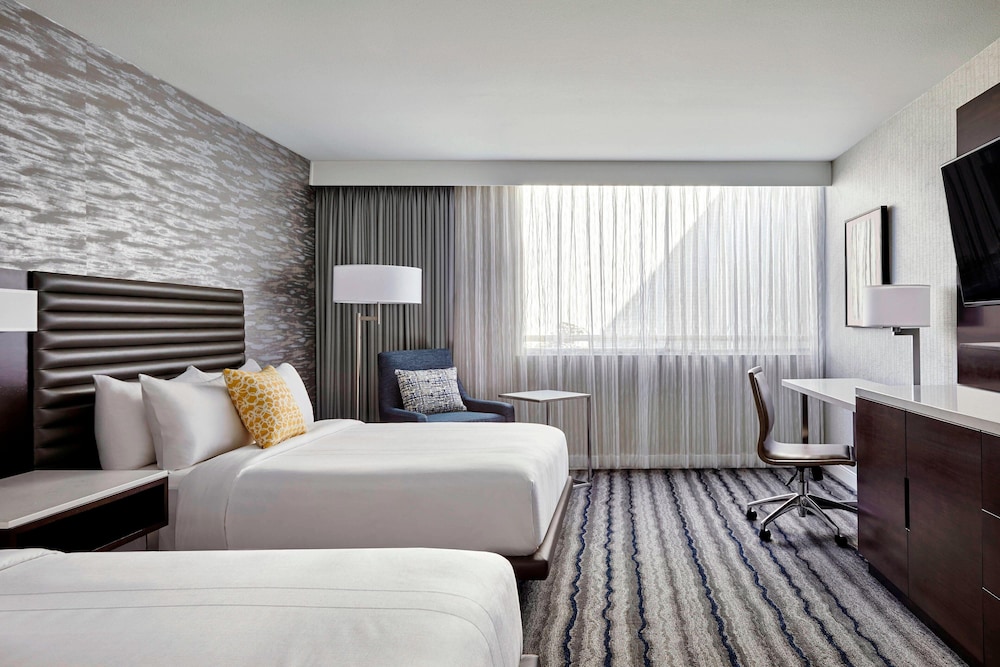 Room, 2 Queen Beds - Photo 1