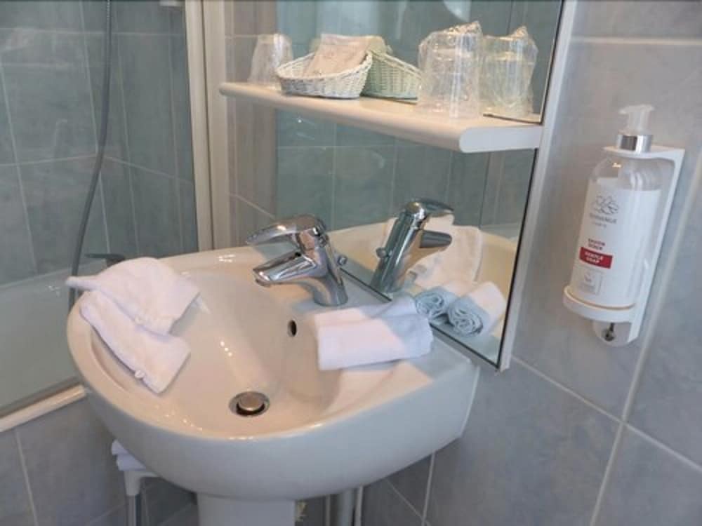 Standard Room photo 2