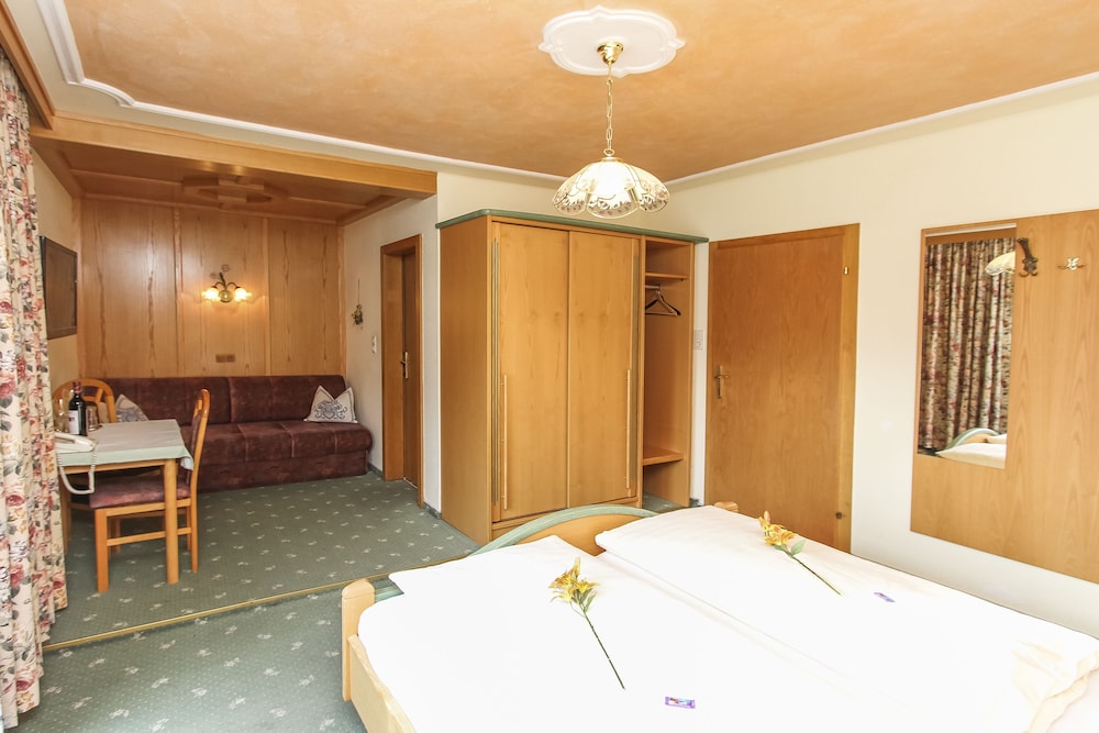 Superior Double Room, Balcony photo 2