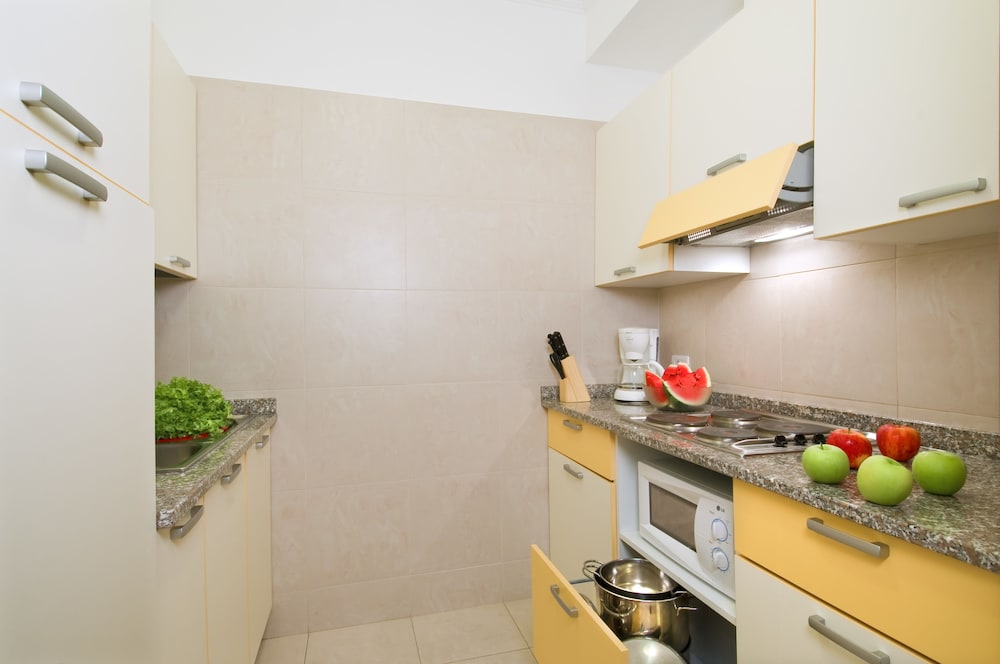 Economy Apartment, 2 Bedrooms (Low Floor) (5 pax) photo 3