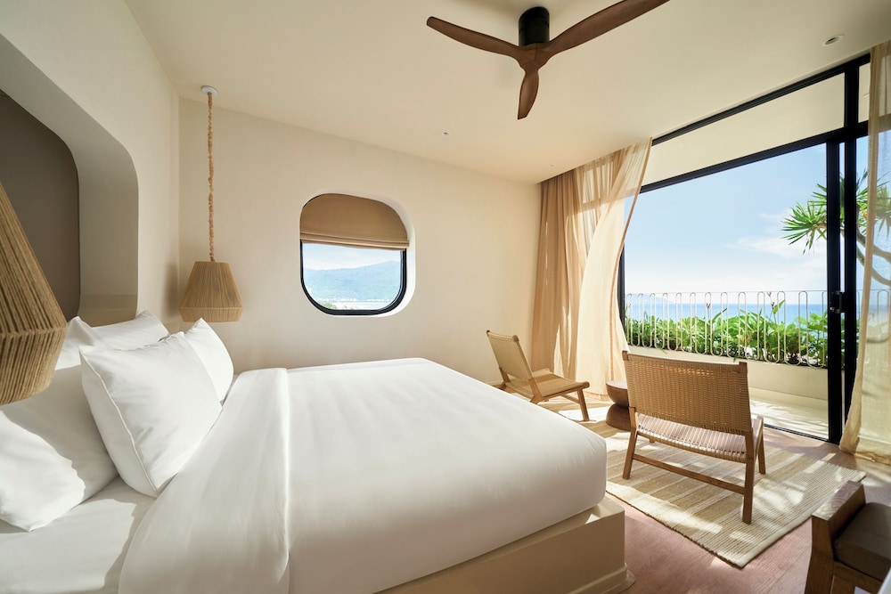 Deluxe Double Room, Balcony, Mountain View