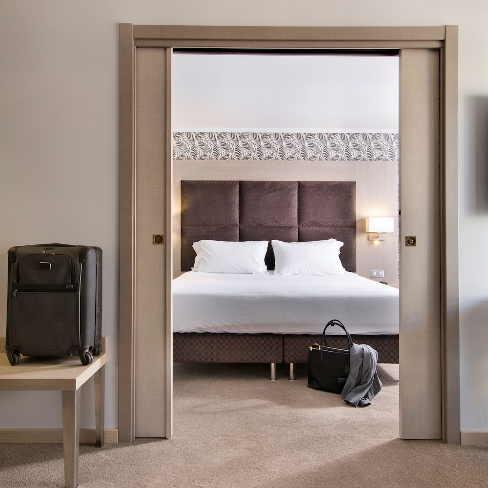 Deluxe Suite, Balcony - Photo 2