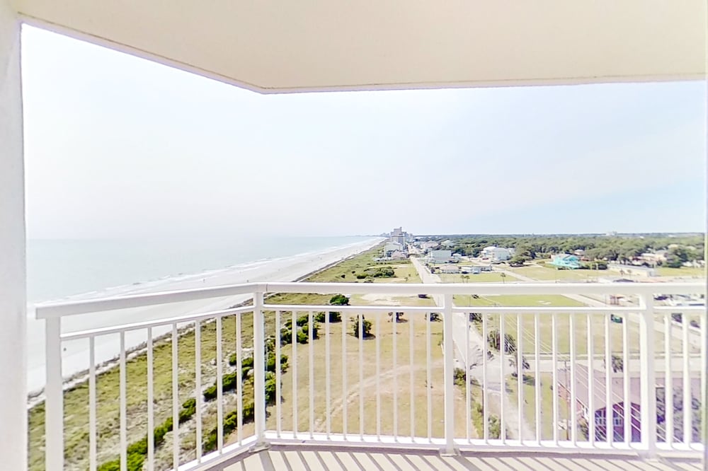 Condo, 1 Bedroom (Partial Ocean View) photo 2