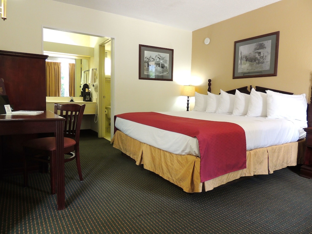 Standard Room, 1 King Bed photo 1