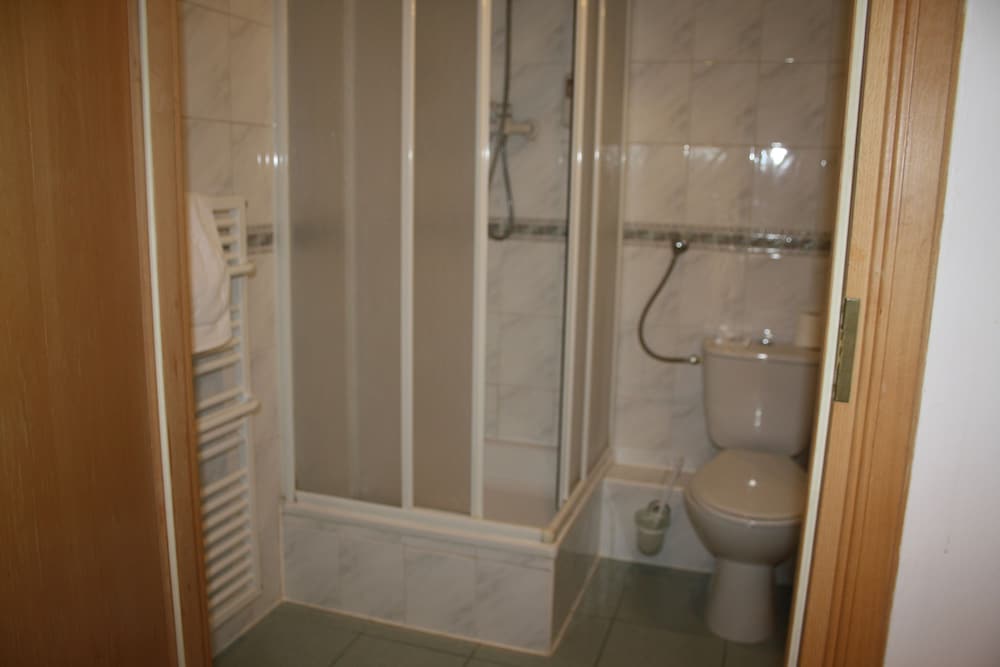 Standard Single Room, Ensuite photo 2