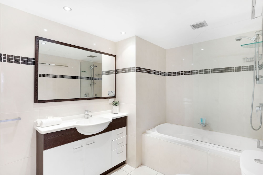 2 Bedroom Apartment - Pool View - Photo 5