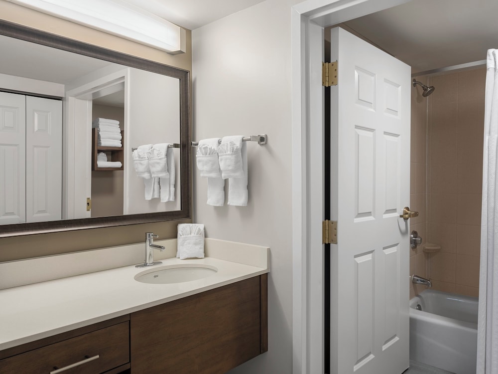 Suite, 1 Bedroom, Accessible, Kitchen (Communications) - Photo 6