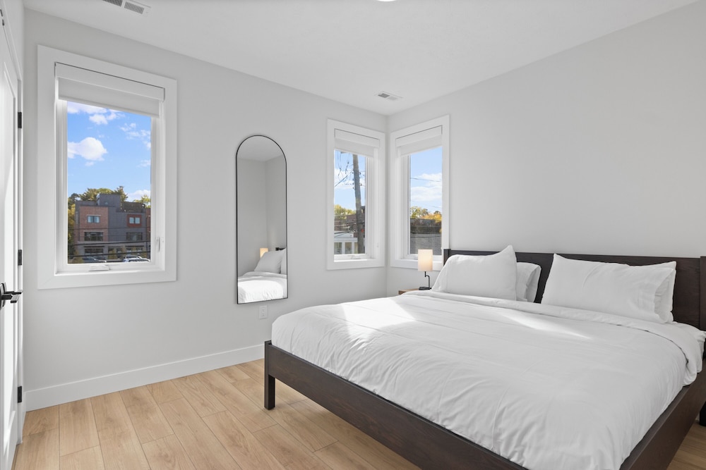 Deluxe Apartment, 1 King Bed (Self Check-in with Virtual Front Desk)