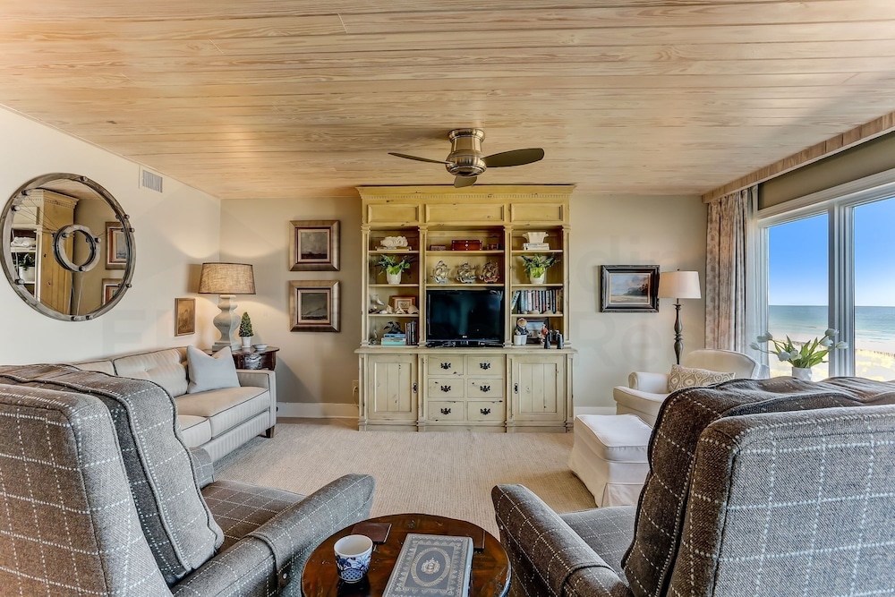 Condo, 2 Bedrooms