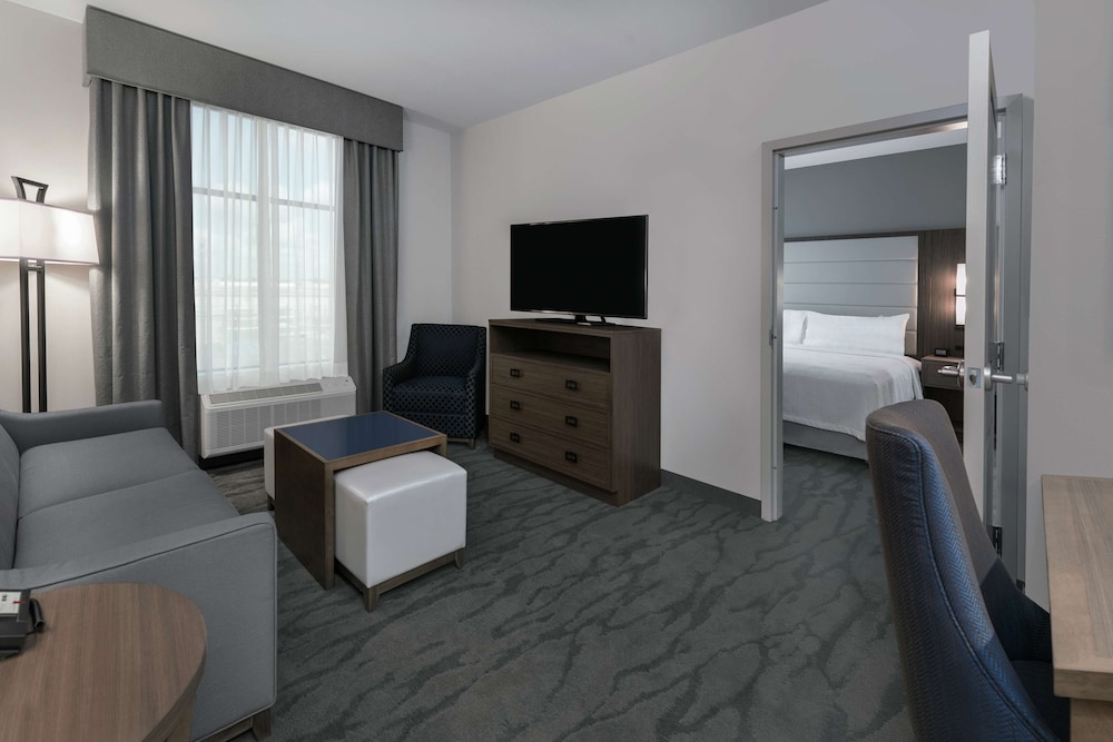 Suite, 1 King Bed, Accessible, Bathtub photo 1