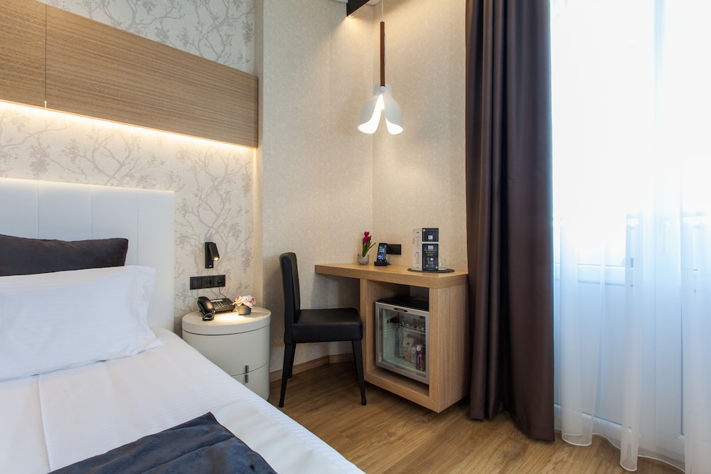 Standard Twin Room - Photo 5
