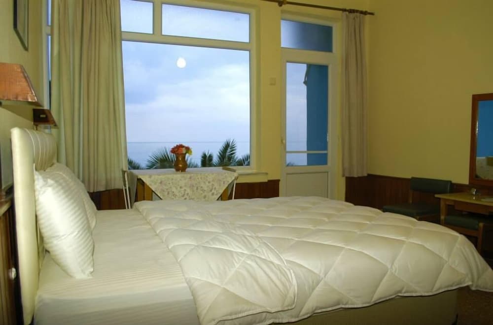 Standard Double or Twin Room photo 2