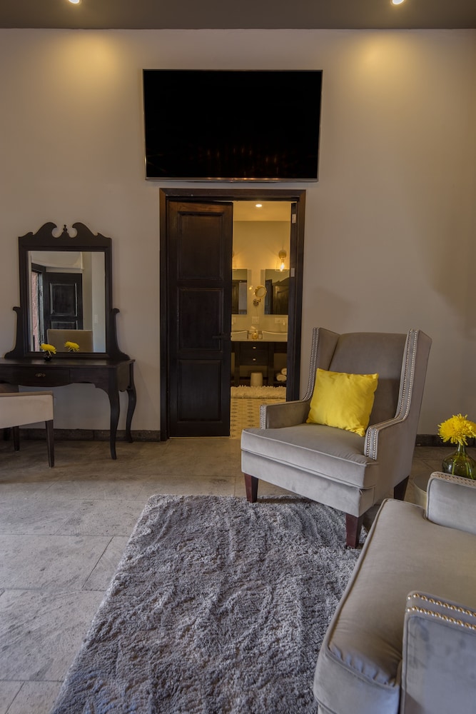 Presidential Double Room, 1 King Bed, Fireplace, VILLA FRANCA photo 2