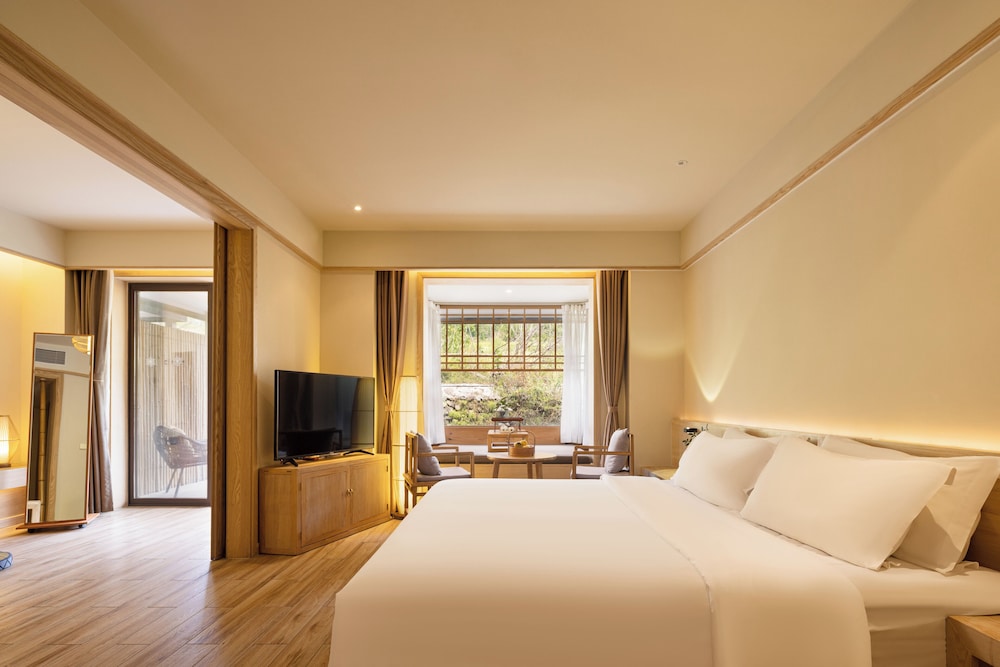 Deluxe Double Room, Hill View