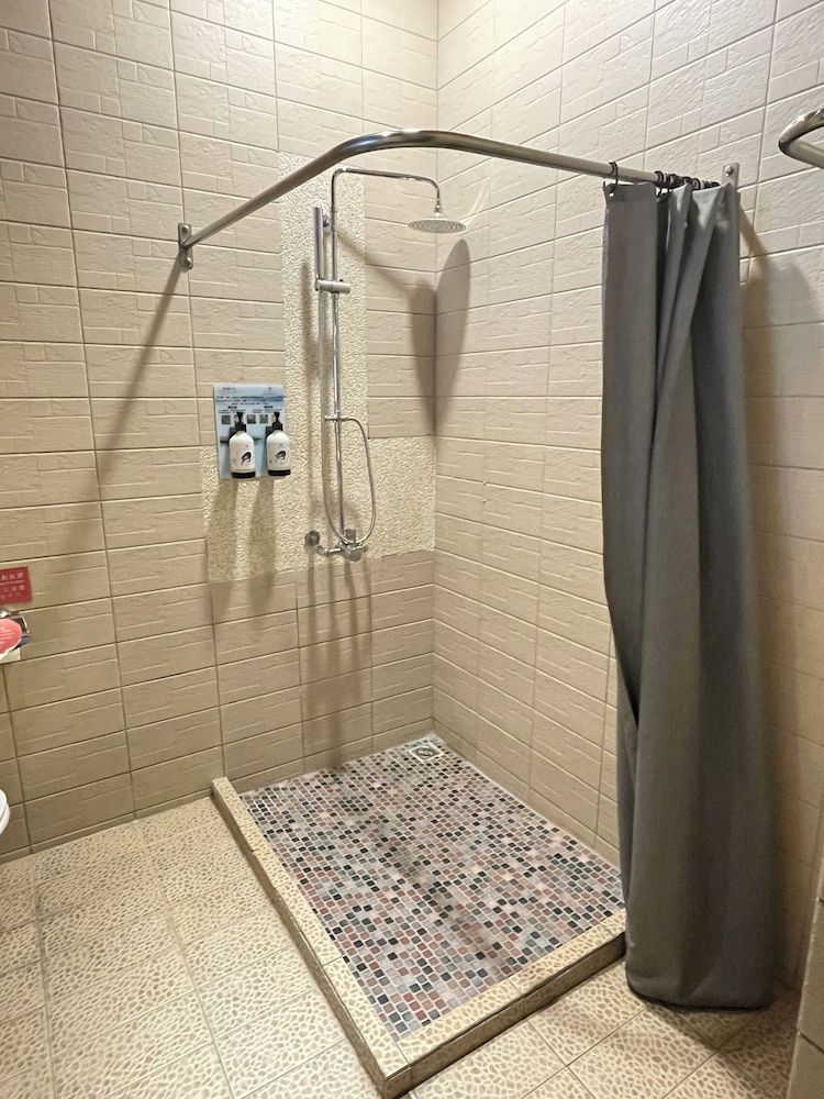 Standard Double Room - Photo 9