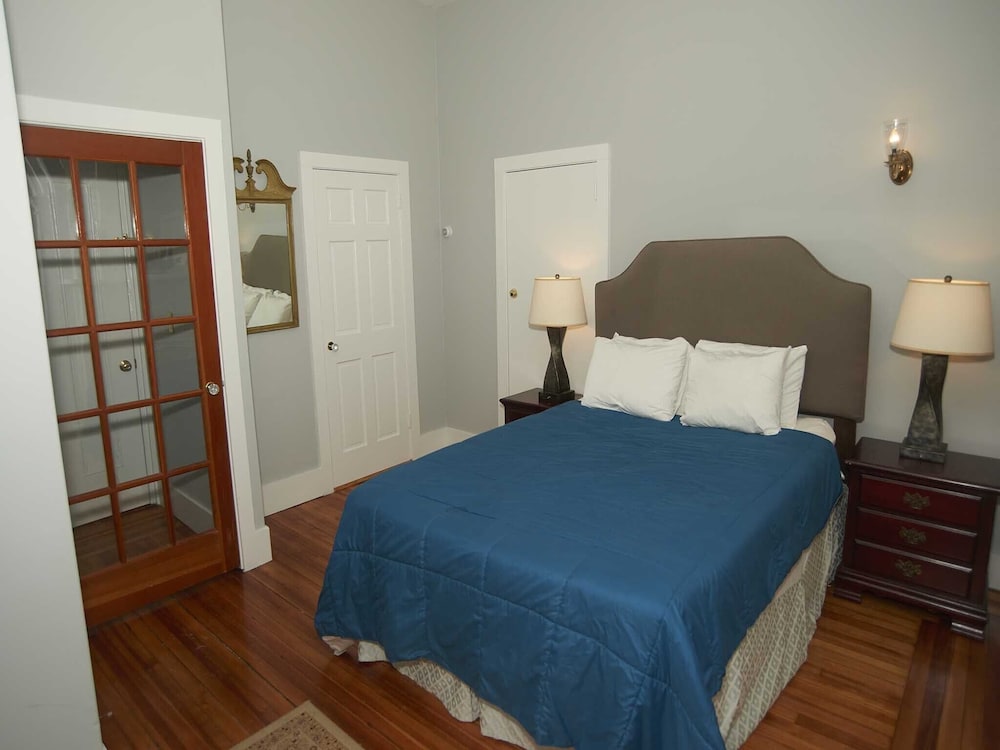 Standard Double Room, Ensuite (The House 7 Queen (pet fr)