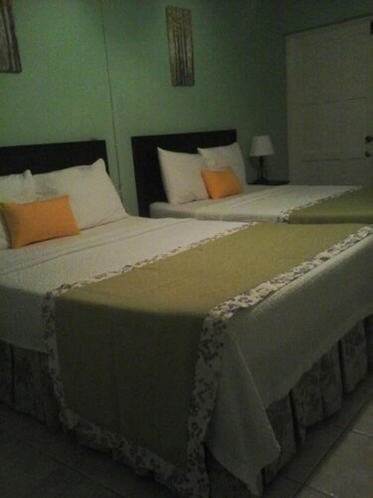 Standard Room, 2 Double Beds photo 2
